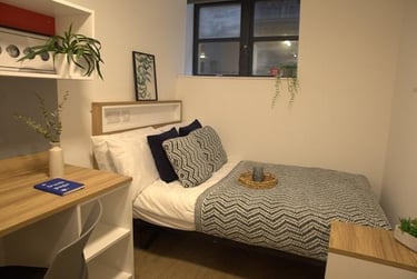 Silver Ensuite - Image 5