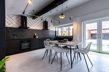 7 bed house, Clifton Boulevard, Dunkirk, Nottingham, NG72JH - Image 1