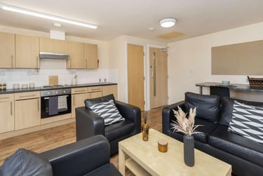 Platinum Ensuite at Rockingham House, Broad Lane, City Centre, Sheffield, S13PD - Image 3