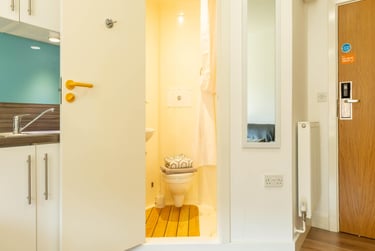 Classic Studio at Iron Bridge Studios, Lower North Street, Pennsylvania, Exeter, EX43EU - Image 9