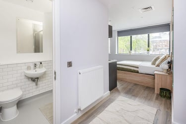 Classic Plus Studio at Headrow Court, Park Cross Street, Hyde Park, Leeds, LS12QJ - Image 3