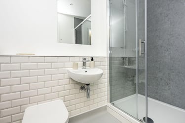 Classic Plus Studio at Headrow Court, Park Cross Street, Hyde Park, Leeds, LS12QJ - Image 5