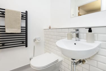 Classic Plus Studio at Headrow Court, Park Cross Street, Hyde Park, Leeds, LS12QJ - Image 6