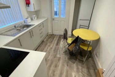 3 bed house, Blaydes Street, Newland, Hull, HU67RE - Image 2