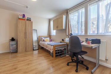 Accessible Studio at Brooke Hall, 17 Flodden Road, Lambeth, London, SE59LH - Image 1