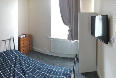 6 bed house, Ridgeway Terrace, Rampart Road, Leeds, LS62HU - Image 14