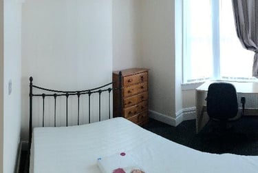 6 bed house, Ridgeway Terrace, Rampart Road, Leeds, LS62HU - Image 8