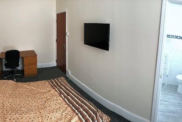 6 bed house, Ridgeway Terrace, Rampart Road, Leeds, LS62HU - Image 9