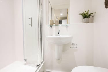 Classic En-suite Plus - Image 3