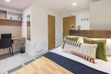 Classic En-suite Plus - Image 1