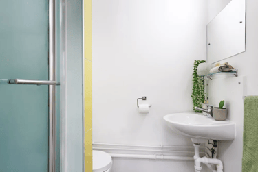 Classic Ensuite - Image 4