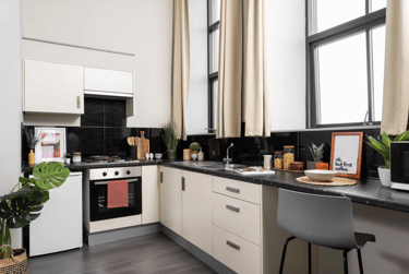 Premium Plus Studio - Image 1