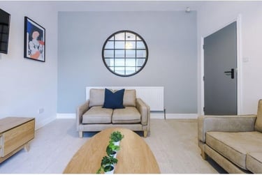 9 bed house, Mauldeth Road, Fallowfield, Manchester, M146SG - Image 1