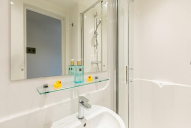 Platinum Ensuite at Centre Court, Alfreton Road, Lenton, Nottingham, NG73NS - Image 8