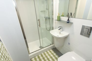 Deluxe Plus Studio at Gillows, 23-25 North Road, City Centre, Lancaster, LA11NS - Image 6