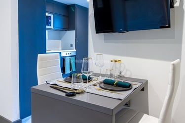 Premium 2 Bed Apartment - Image 4