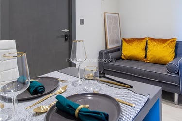 Premium 2 Bed Apartment - Image 5