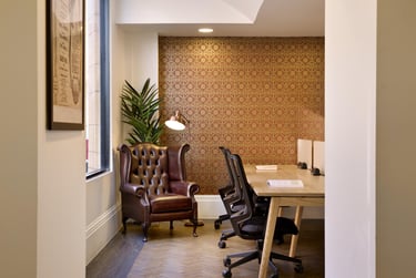 Gold 1 Bed Apartment - Image 3