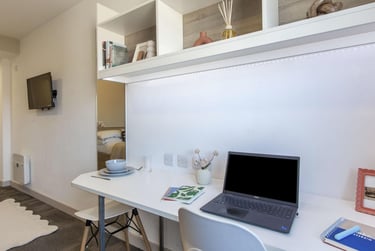 Budget Studio at Berkshire House, 252-256 Kings Road, City Centre, Reading, RG14HP - Image 2