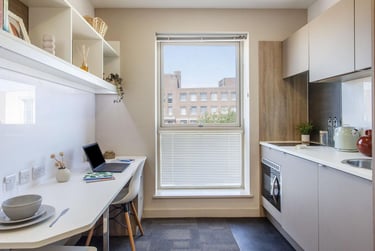 Budget Studio at Berkshire House, 252-256 Kings Road, City Centre, Reading, RG14HP - Image 4