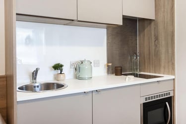 Studio Apartment at Berkshire House, 252-256 Kings Road, City Centre, Reading, RG14HP - Image 5