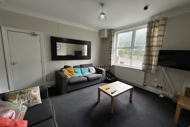 6 bed house, Fenwick Terrace, Nevilles Cross, Durham, DH14JJ - Image 3