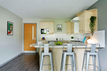 Classic En-suite - Image 5