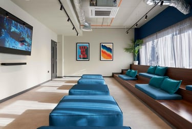 Classic En-suite - Image 13