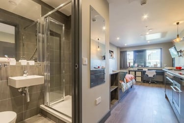 *£1,000 OFF Promo* Premium Studio at Lumis Living, Capital Quarter, City Centre, Cardiff, CF104BZ - Image 4