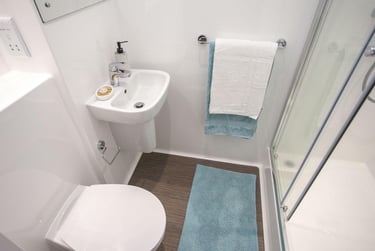 Luxury Studio - Sea View at Crown House, Regents Hill, Seven Dials, Brighton, BN13ED - Image 6