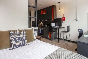 Premium Plus Studio at Crown House, Regents Hill, Seven Dials, Brighton, BN13ED - Image 1