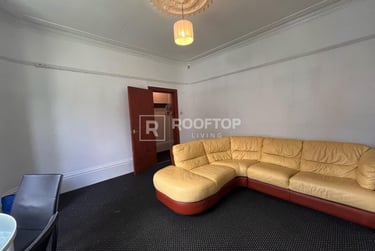 6 bed house, St. Michaels Terrace, Headingley, Leeds, LS63BQ - Image 2