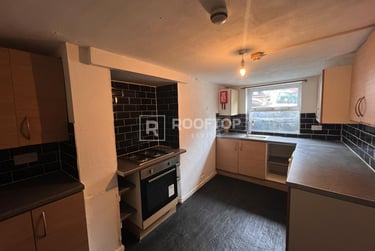 5 bed house, Walmsley Road, Burley, Leeds, LS61NG - Image 4