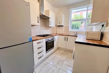 4 bed house, Vincent Road, Highfield, Sheffield, S71BW - Image 2