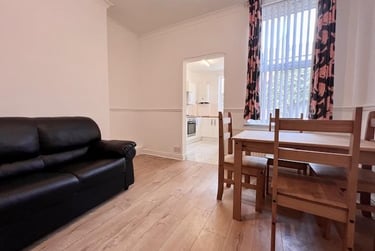 4 bed house, Vincent Road, Highfield, Sheffield, S71BW - Image 1