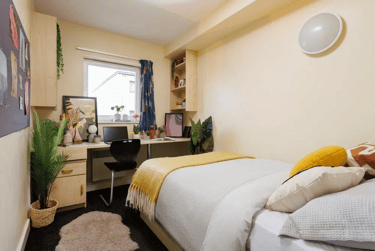 Classic Ensuite at Curzon House, Curzon Street,, City Centre, Nottingham, NG31DJ - Image 1