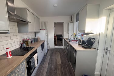 4 bed house, High Street South, Langley Moor, Durham, DH78JG - Image 1