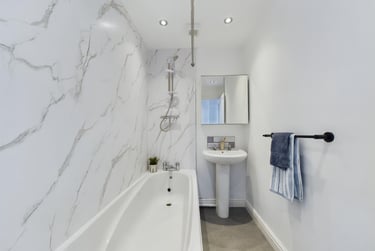 6 bed house, West Parade, West End, Lincoln, LN11QL - Image 1