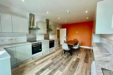 1 bed house, Whiteladies Road, Redland, Bristol, BS82QN - Image 1