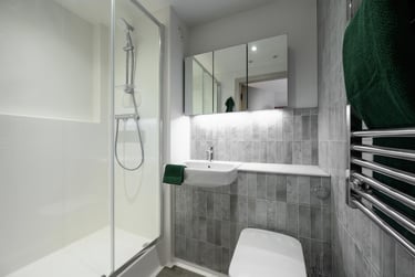 Deluxe Studio Wet Room at The Pepper Mill, 24-36 Dunedin Street, Marchmont, Edinburgh, EH74JG - Image 4