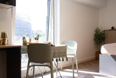 Deluxe Studio - Image 4