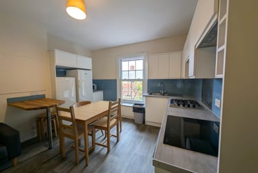 6 bed house, West Parade, West End, Lincoln, LN11JZ - Image 1