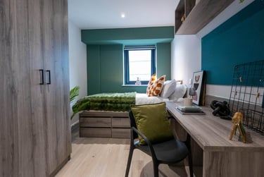 Gold Ensuite at Crown Place, St Ann's Well Road, The Old Meadows, Nottingham, NG31ED - Image 2