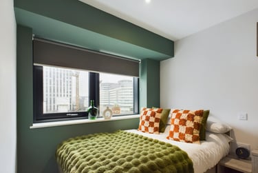 Gold Ensuite at Crown Place, St Ann's Well Road, The Old Meadows, Nottingham, NG31ED - Image 3