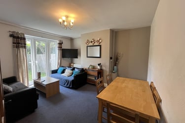 6 bed house, Newcastle Road, Nevilles Cross, Durham, DH14AD - Image 2