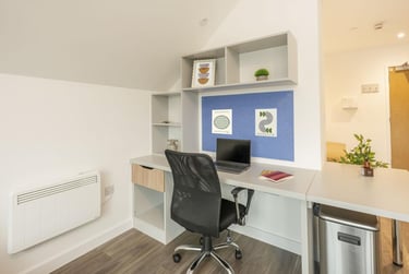 Premium Studio at Hill View Place, Glenthorne Road, St Thomas, Exeter, EX44GZ - Image 3
