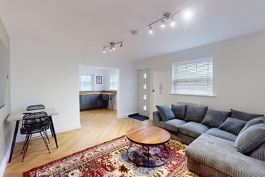 2 bed house, 195 Derby Road, City Centre, Loughborough, LE115HJ - Image 1