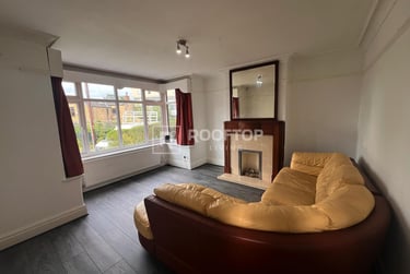 1 bed house, Dennistead Crescent, Headingley, Leeds, LS63PU - Image 2