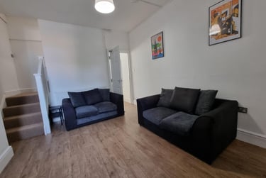 5 bed house, Rosebery Street, City Centre, Loughborough, LE115DX - Image 1