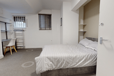 1 bed house, 1+ Rooms in 9 Bed Property, Hyde Park, Leeds, LS61AP - Image 5